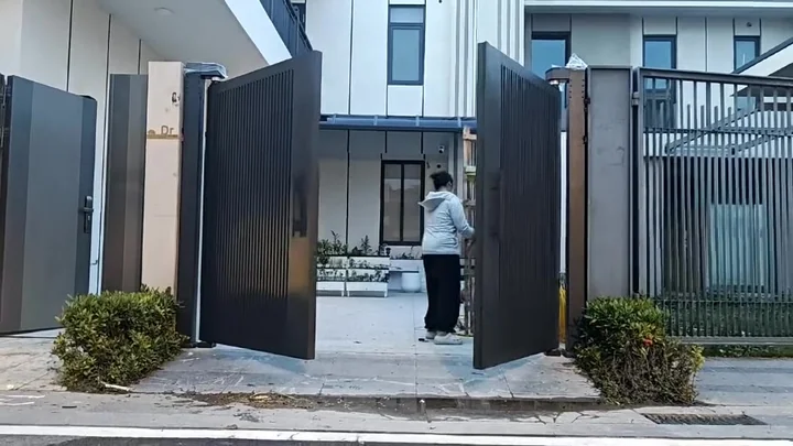 Concealed Overhead Swing Gate Operator installation and operation