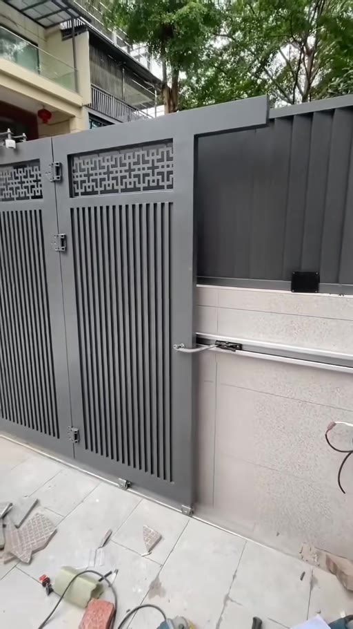 Multi-panel curved gate installation and operation
